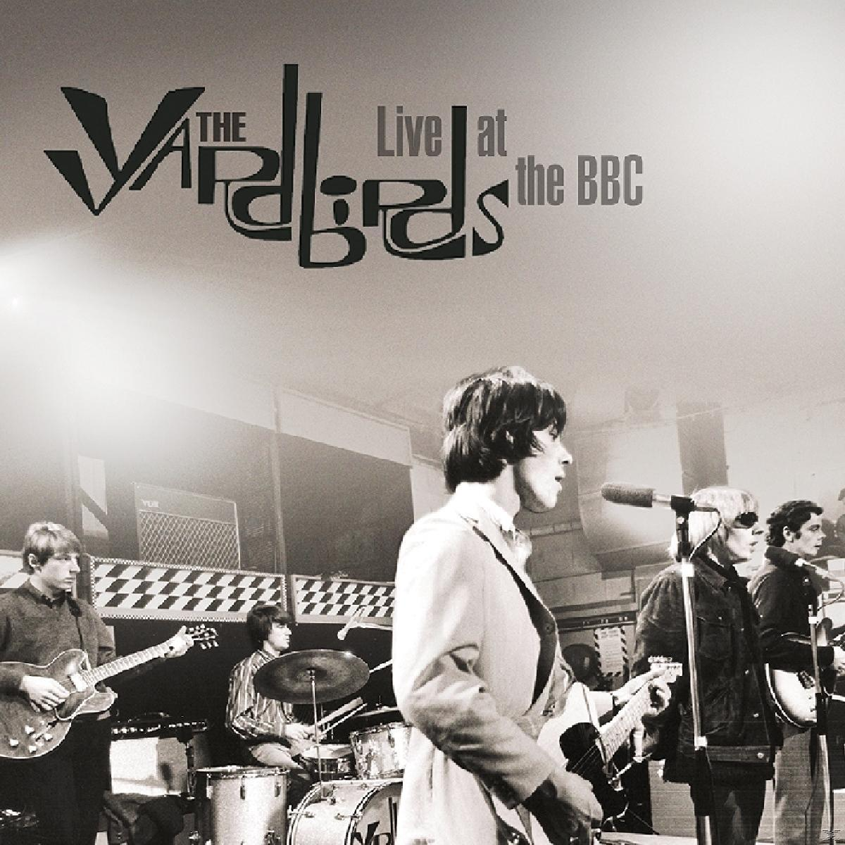 The Yardbirds live at the BBC-Albumcover. Band auf der Bühne. Schwarz und Weiß. Weißer Hintergrund.