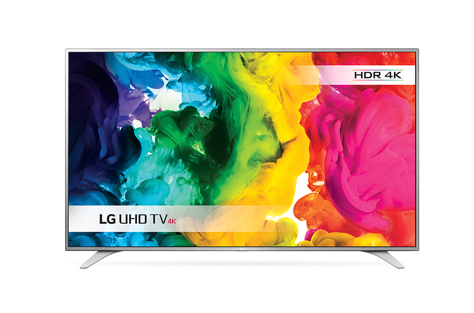 LG UHD 4K TV, das ein farbenfrohes abstraktes Bild zeigt. Es hat einen silbernen Rahmen und Standfuß.