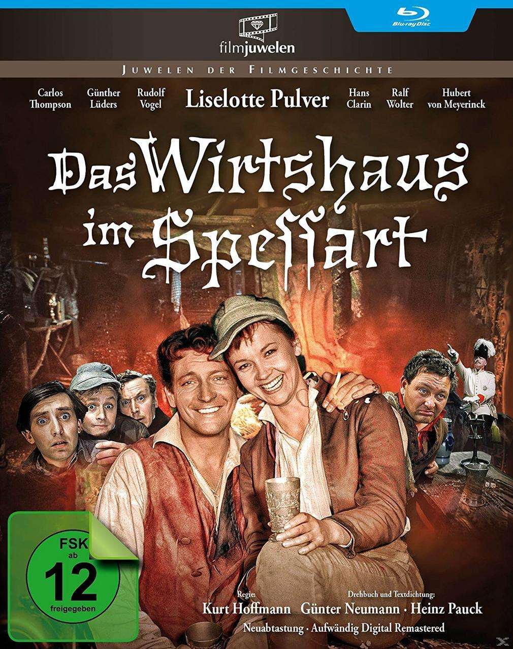 Filmcover. Zwei lächelnde Personen. Viele Gesichter im Hintergrund. Textüberlagerung.