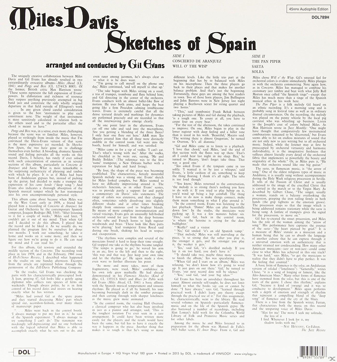 Schallplatte. Schwarzes Vinyl mit Text auf dem Cover. Weißer Hintergrund.