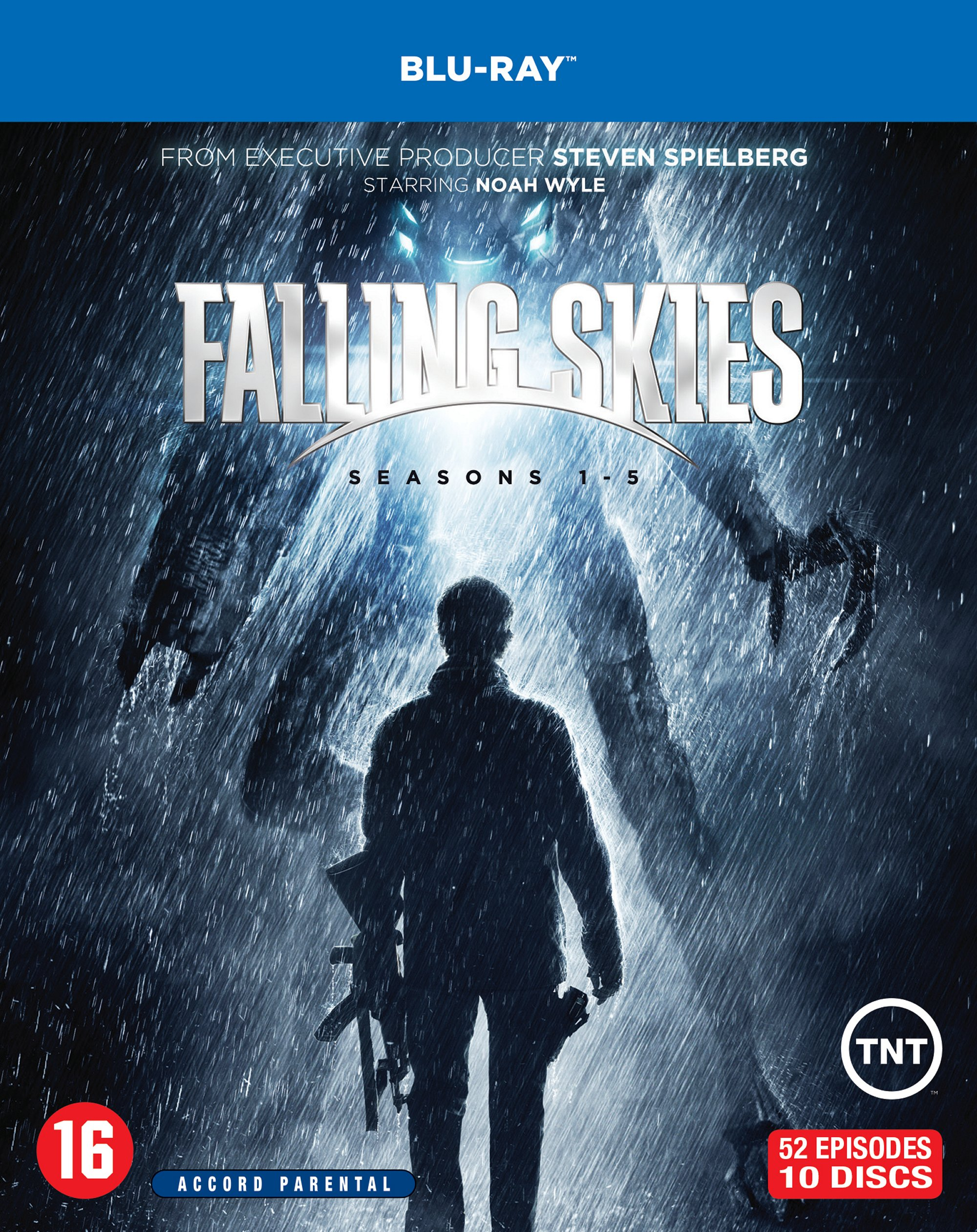 Falling Skies Blu-ray-hoes. Een man in silhouet staat in de regen. Een groot wezen doemt op. Falling Skies-titel.