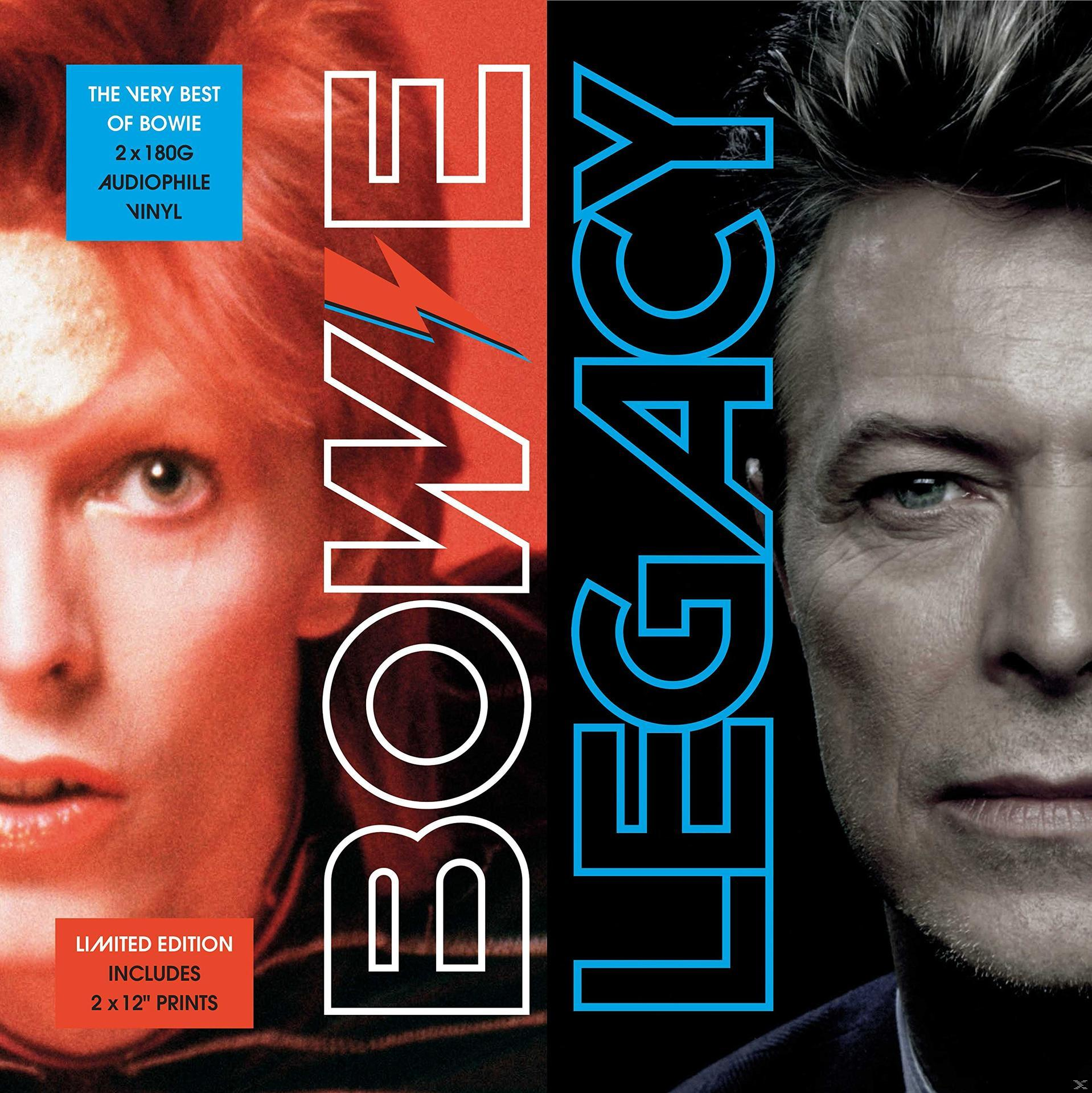 Pochette d'album : Bowie Legacy. Deux portraits de David Bowie. Palette de couleurs rouge et bleu.