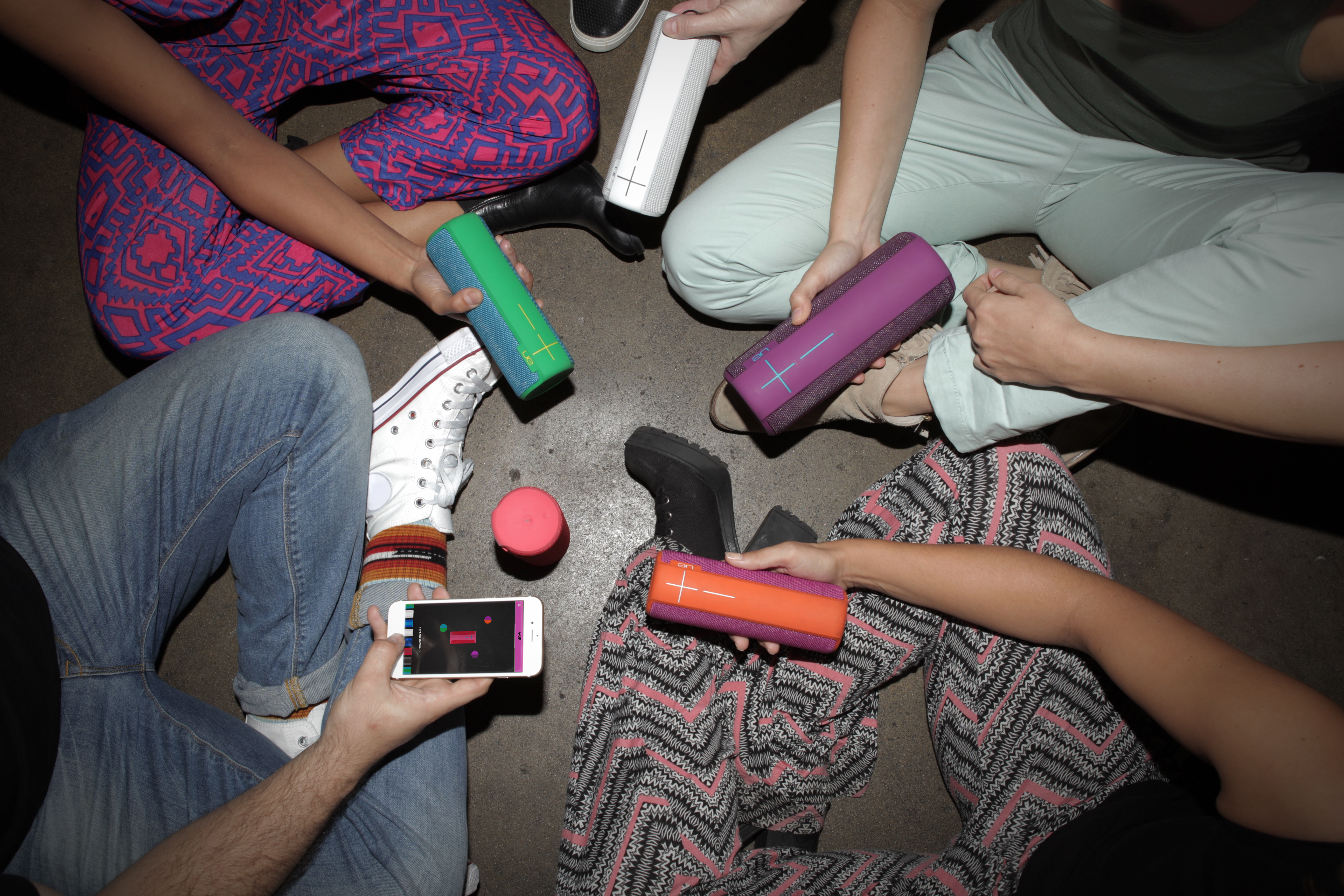 ULTIMATE EARS MEGABOOM Bluetooth Lautsprecher, Purple, Wasserfest