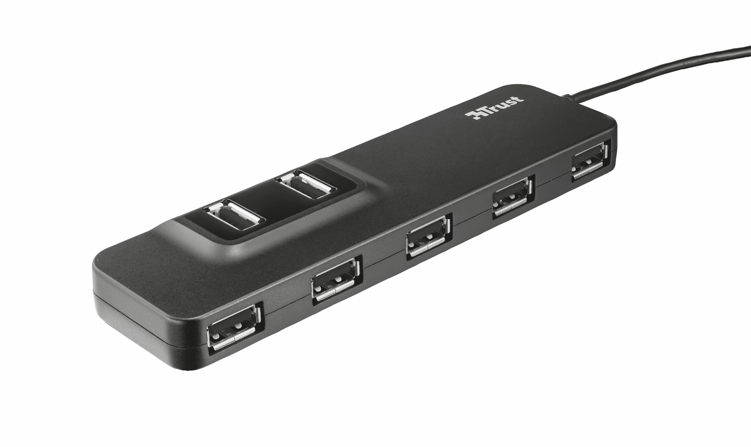 Schwarzer Trust USB-Hub mit vier USB-Anschlüssen und einem Kabel auf weißem Hintergrund.