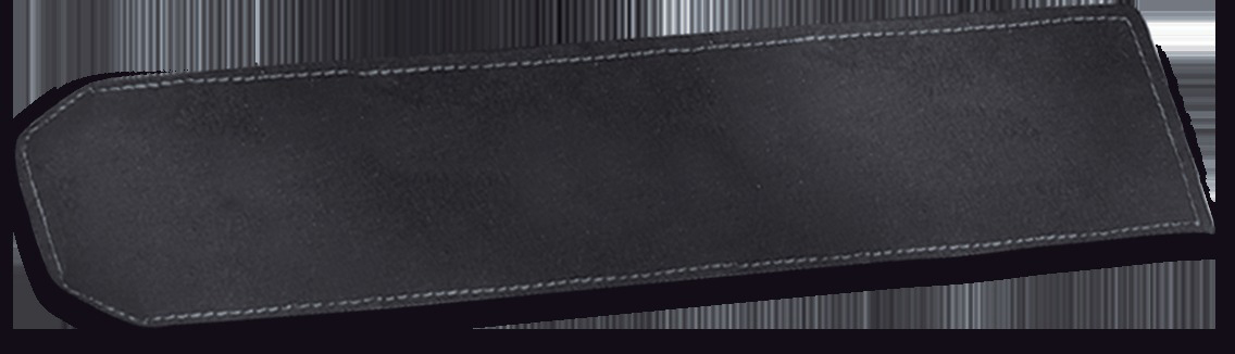 Schwarzes Lederaccessoire mit weißen Nähten, rechteckig geformt.