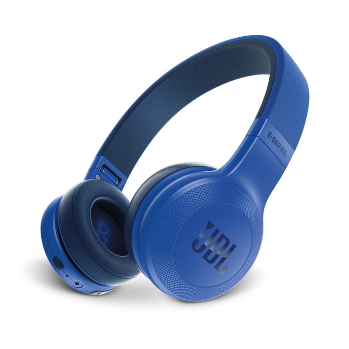 Yastıklı bir kafa bandı ve kulaklıklarla mavi JBL kulaklıklar.