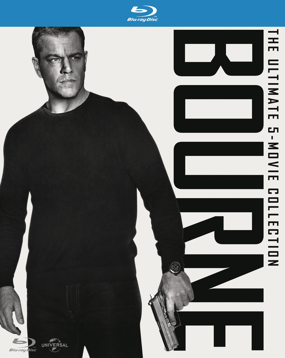 Matt Damon sur une couverture du film 'Bourne', tenant une arme, en noir et blanc.