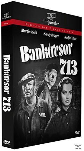 DVD-Box, Schwarzweiß. Drei Personen stehen vor einem Gebäude. Der Titel "Banktresor 713".