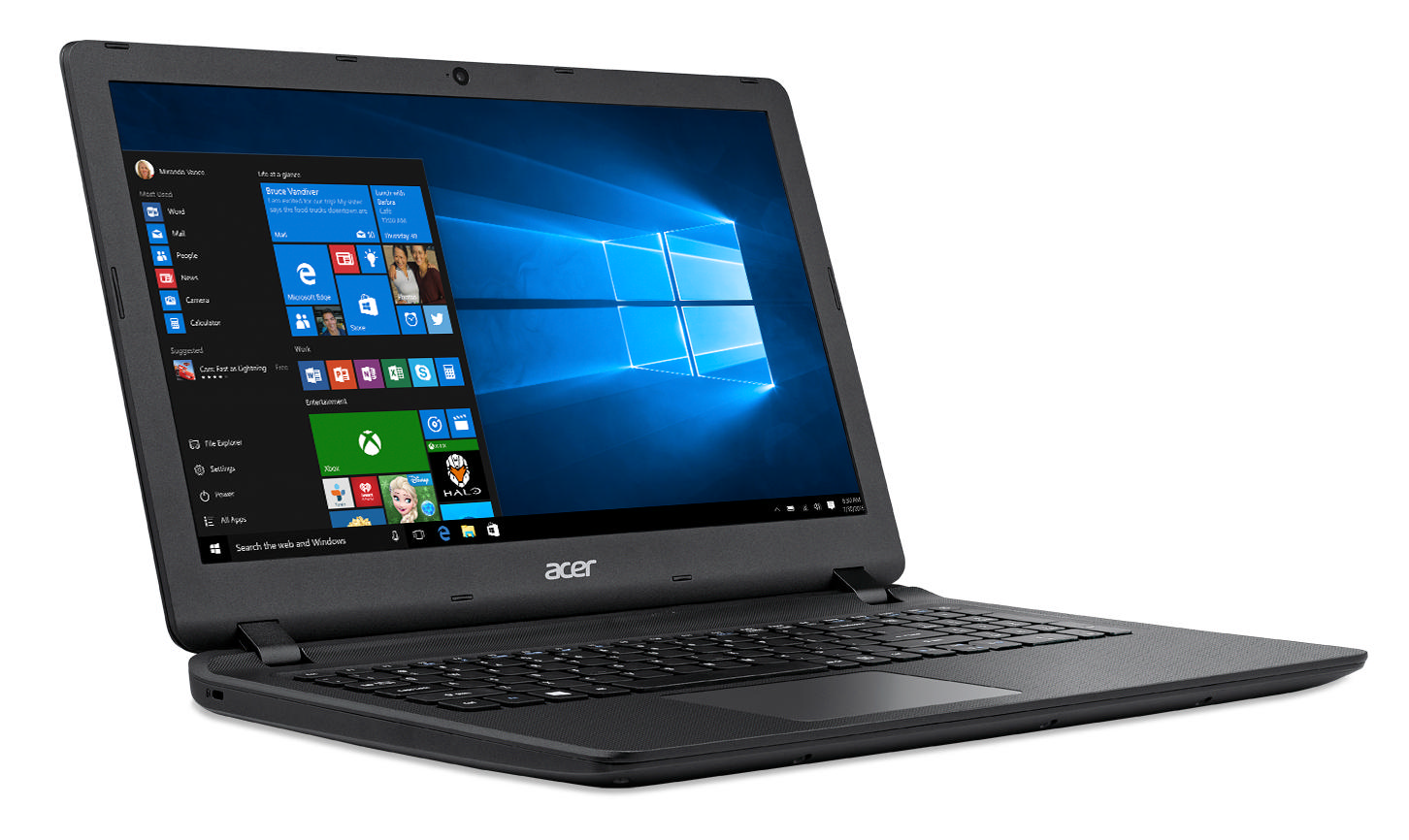 Beyaz zemin üzerinde siyah Acer dizüstü bilgisayar. Ekran Windows arayüzünü gösteriyor. Klavye ve dokunmatik yüzey görünür. Acer logosu belirgin.