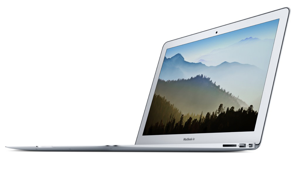 Silberner Laptop auf weißem Hintergrund, Bildschirm zeigt Bergkette.