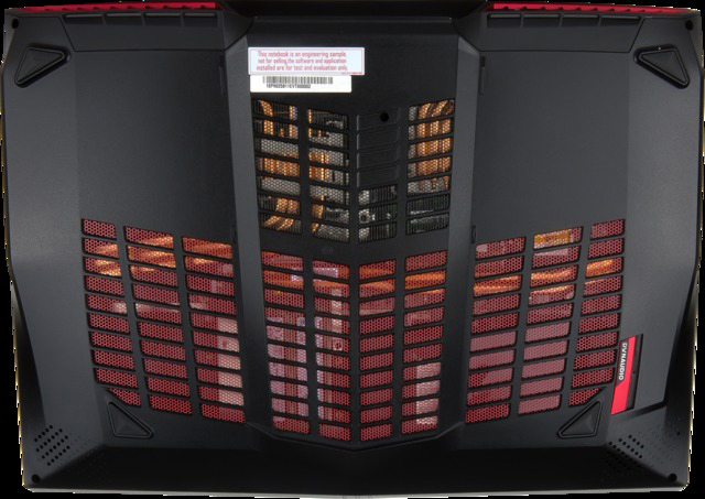 MSI GT73VR 7RF-490DE Titan Pro - 17,3 Zoll - Intel® Core™ i7 i7-7700HQ - 16 GB - 256 GB - NVIDIA GeForce® GTX 1080 - Windows 10 Home (64 Bit)