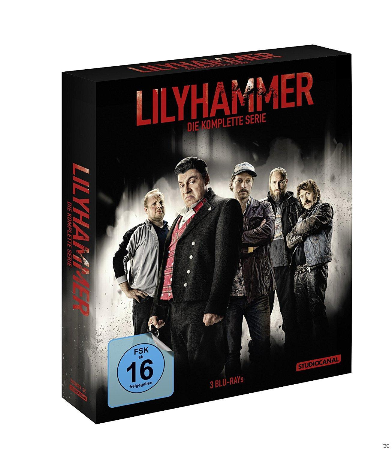 Lilyhammer: Die komplette Serie Blu-ray-Box-Set. Zeigt eine Gruppe von Männern vor einem Gebäude.