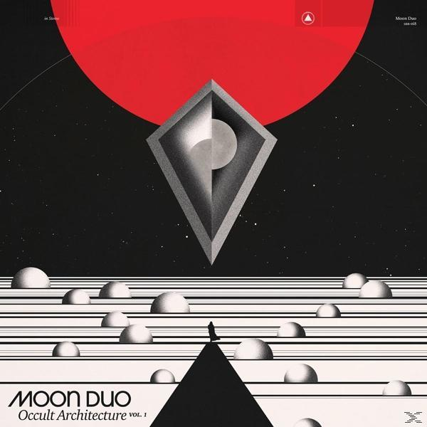 Albumcover. Rote Sonne, geometrische Form, schwarzer Hintergrund mit Linien und Punkten. Text: Moon Duo.