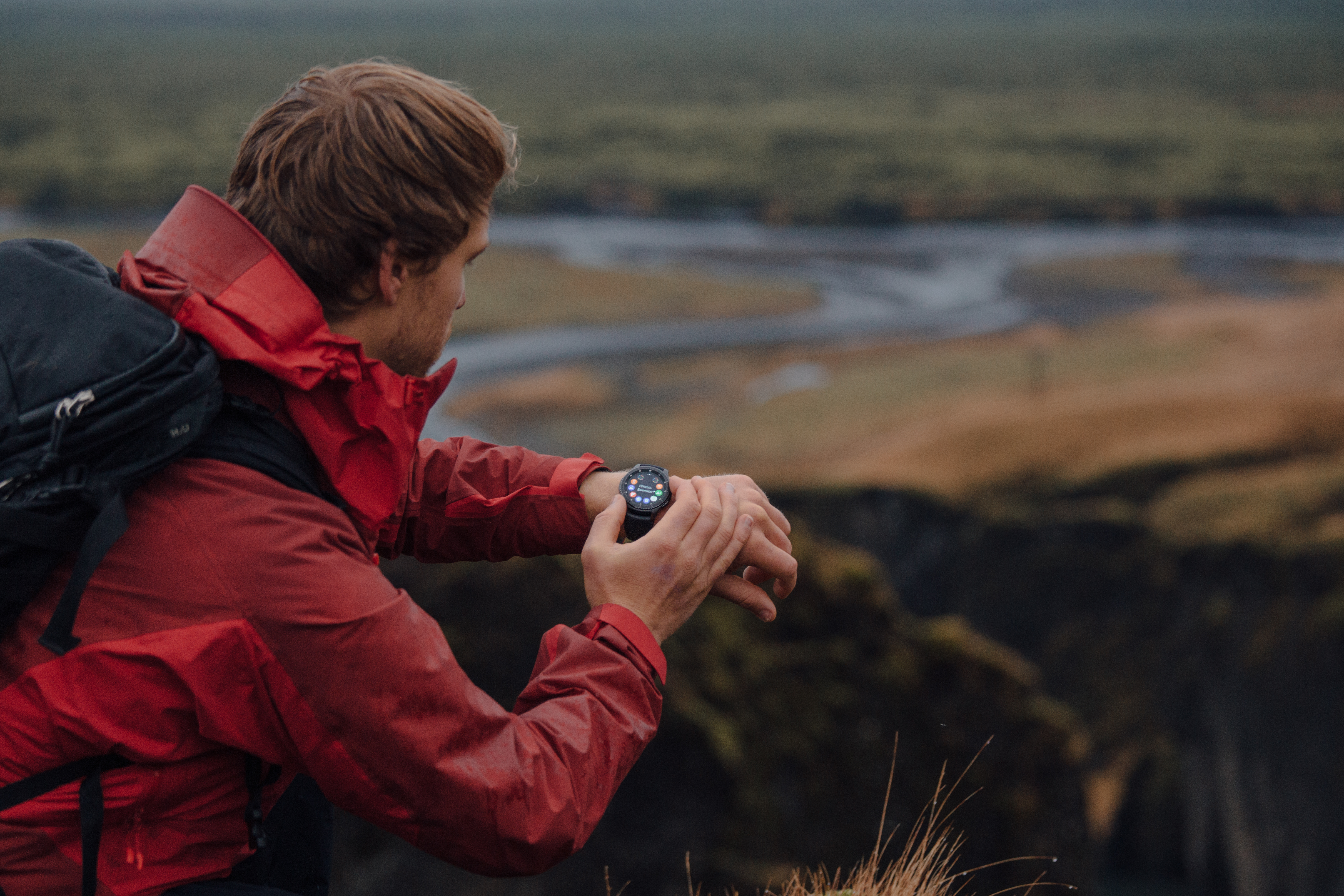 SAMSUNG Gear S3 Frontier Smartwatch Silikon, 22 mm, Korpus: Space Gray, Silikon-Armband: Blue Black