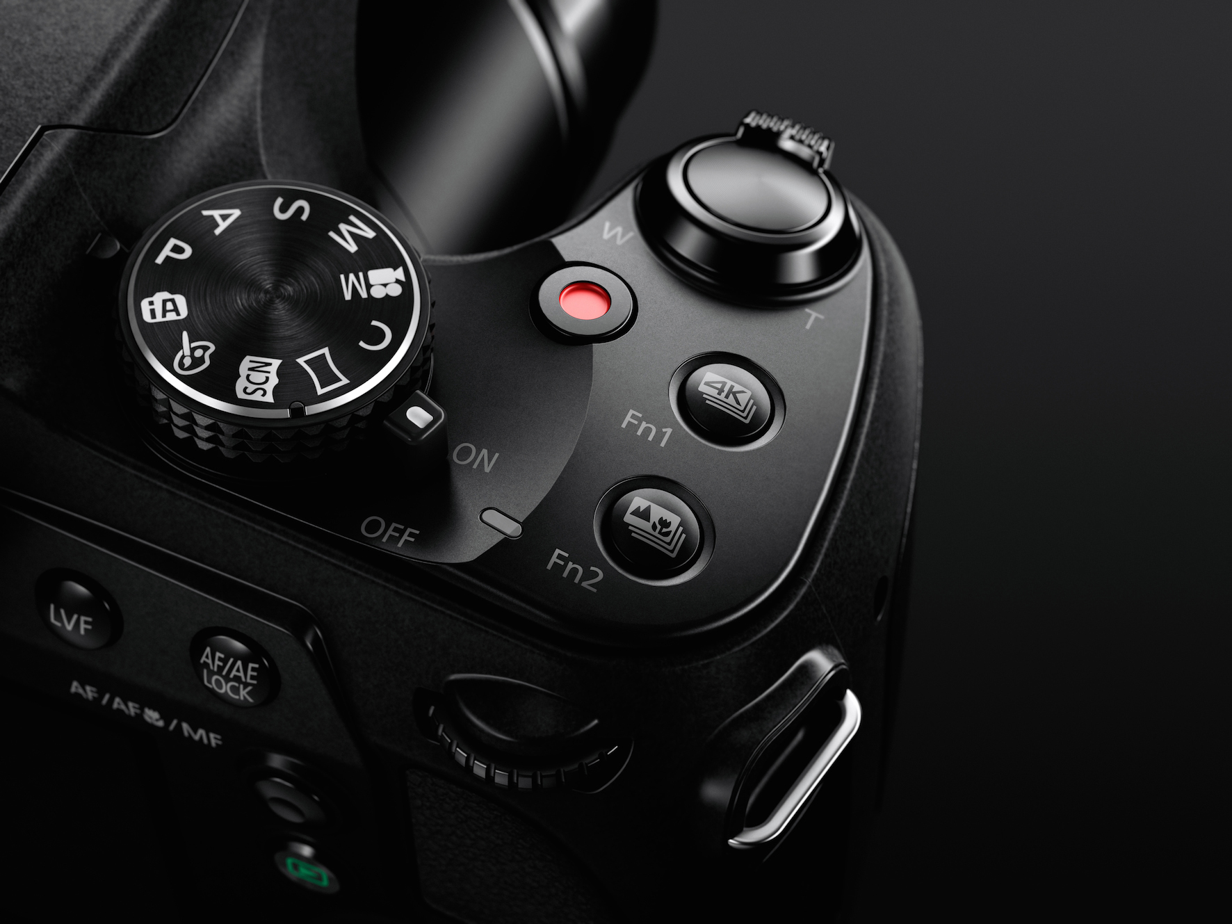 PANASONIC Lumix DC-FZ82 Bridgekamera Schwarz, 60x opt. Zoom, TFT-LCD, WLAN