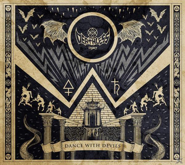 Albumcover mit düsterem und gotischem Thema. Mit einem zentralen Emblem und Fledermäusen.