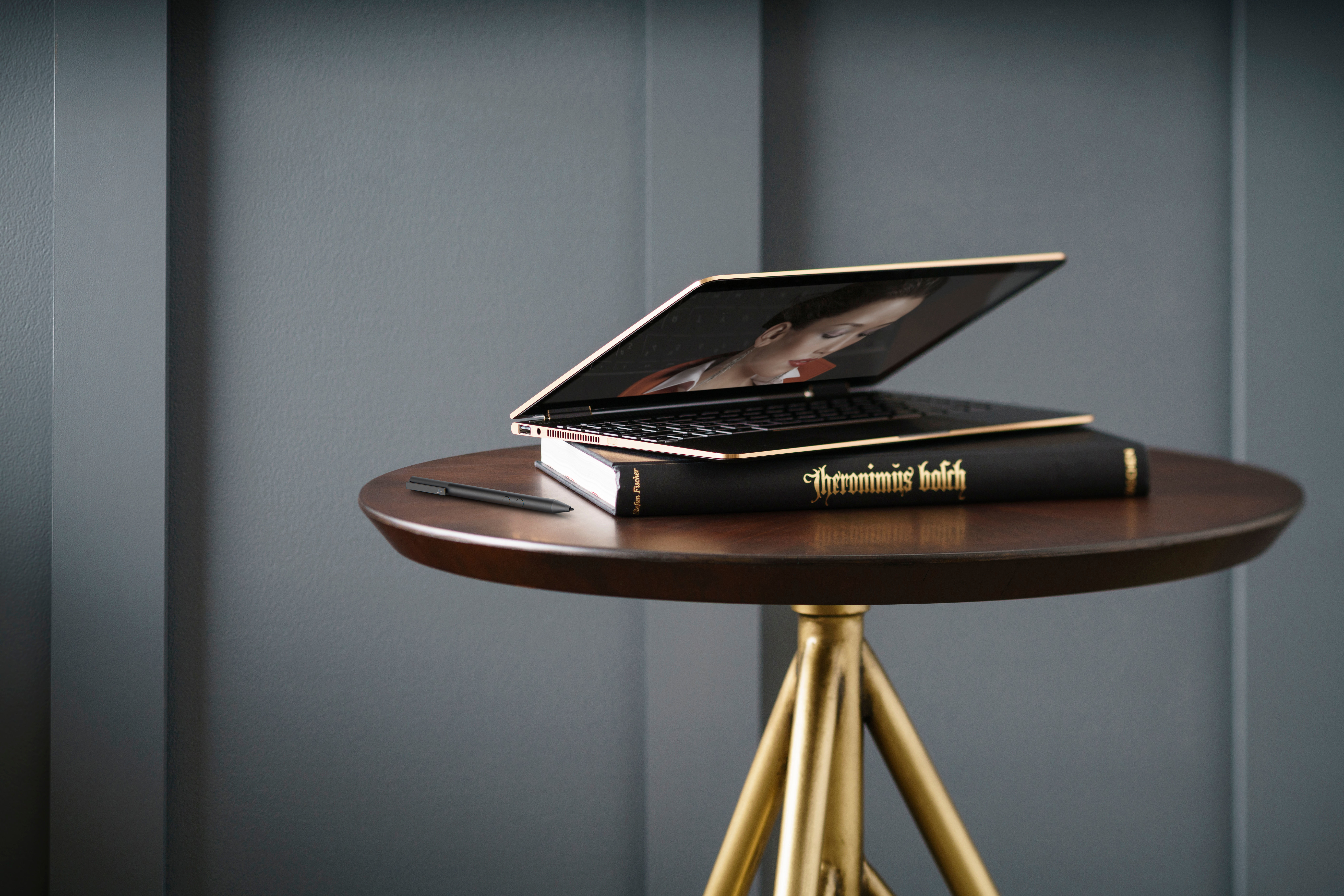 HP Spectre x360 (13-ac033ng) - 13,3 Zoll - Intel® Core™ i7 i7-7500U - 16 GB - 512 GB - Intel® HD 620 - Windows 10 Home (64 Bit)
