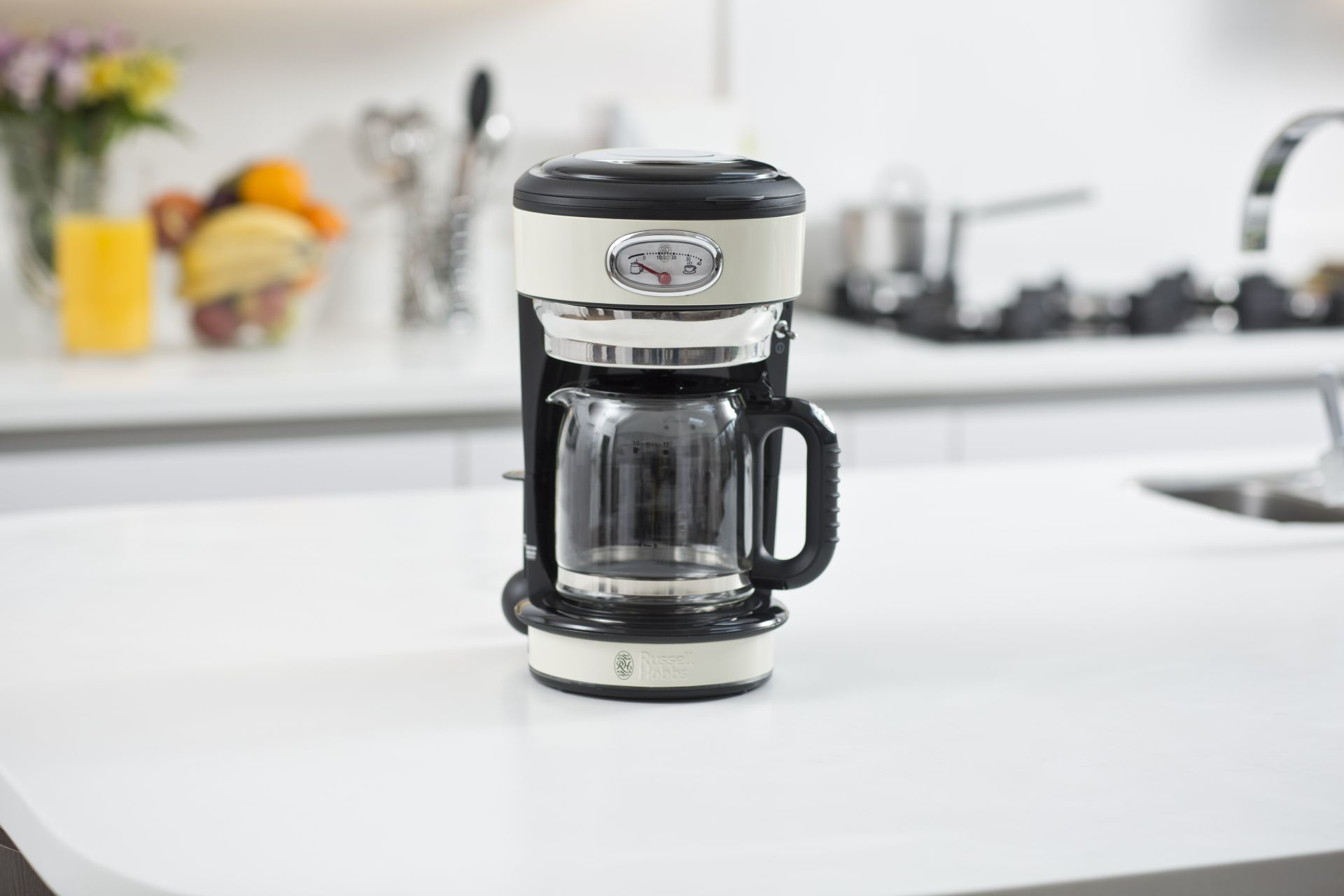 RUSSELL HOBBS 21702-56 Retro Vintage Cream  Kaffeemaschine Creme/Edelstahl 