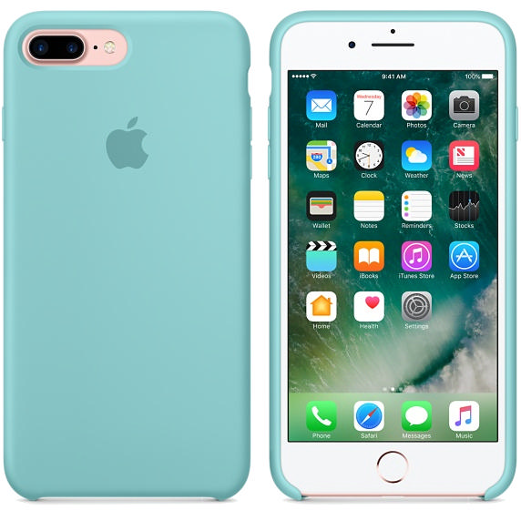 Turkuaz bir telefon, kılıfıyla birlikte, uygulamaları gösteren beyaz bir iPhone'un yanında. Apple logosu görünür.