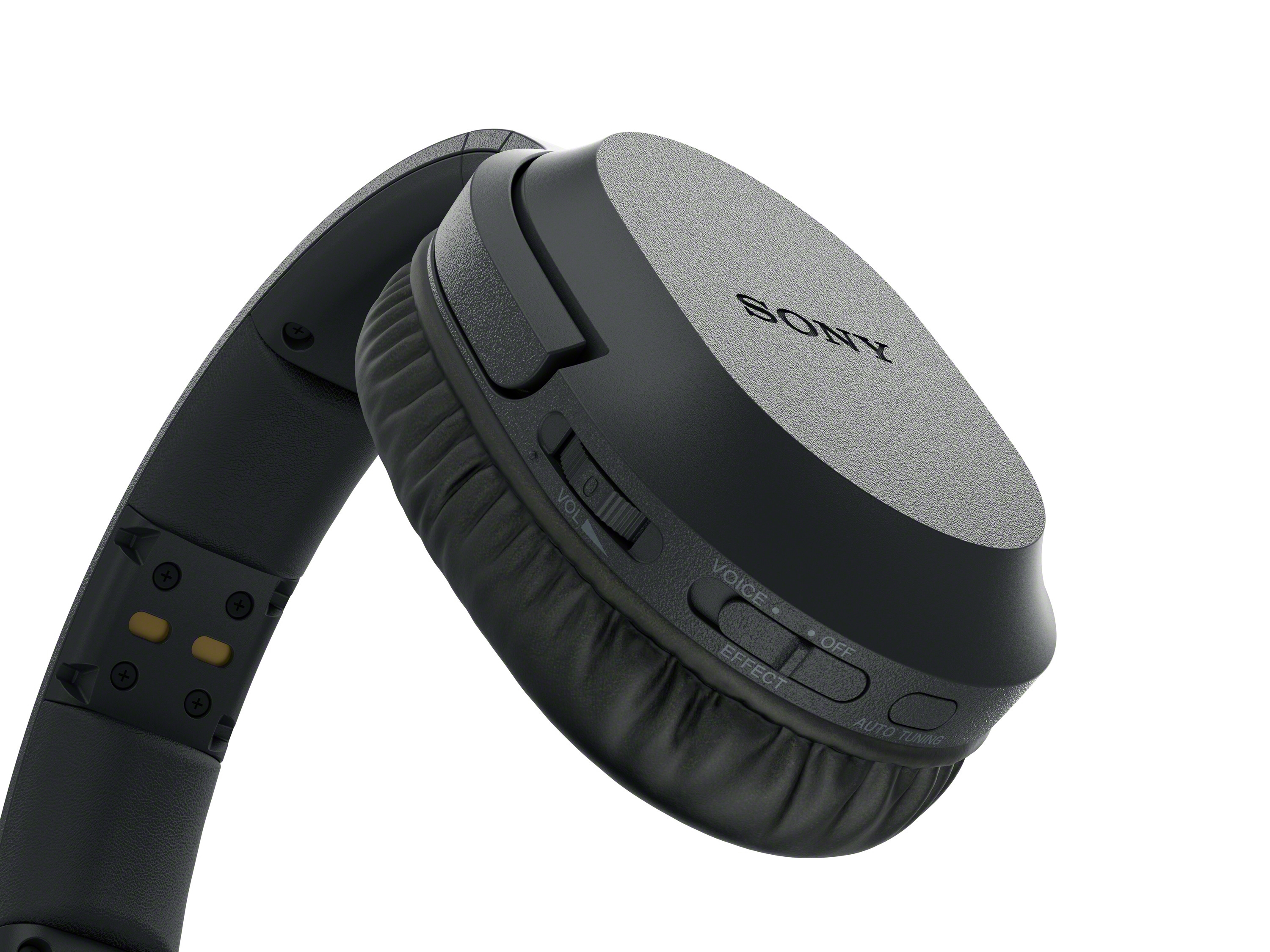 Casque Sony noir, vue latérale. Boutons volume, voix et effet visibles.