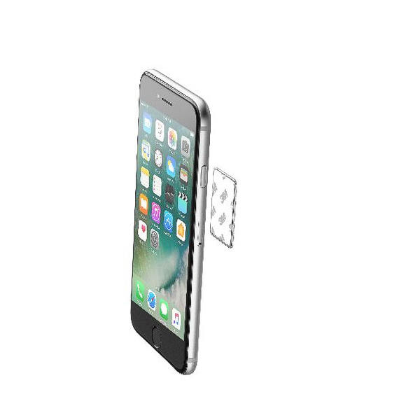 Un iPhone 7 argento, con un adesivo 3M attaccato, viene visualizzato su uno sfondo bianco.