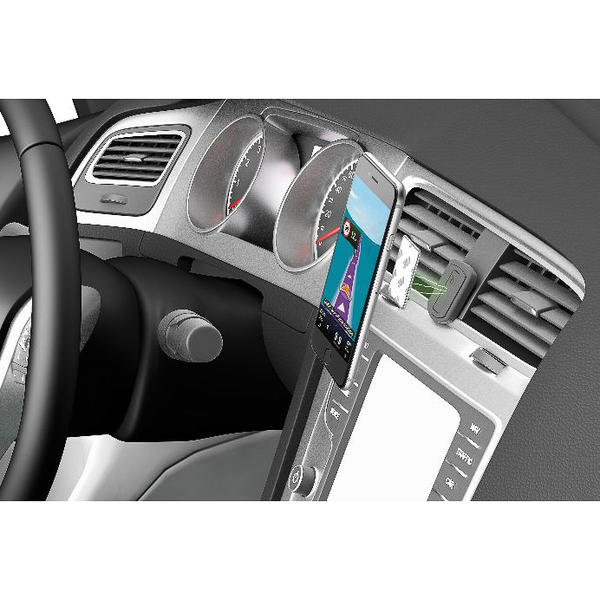 Telefono montato in auto. Il telefono mostra un'app di navigazione sullo schermo.