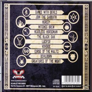 CD-Rückseite mit Trackliste, mit Symbolen und einem Totenkopf. Der Titel ist in weißem Text gehalten.