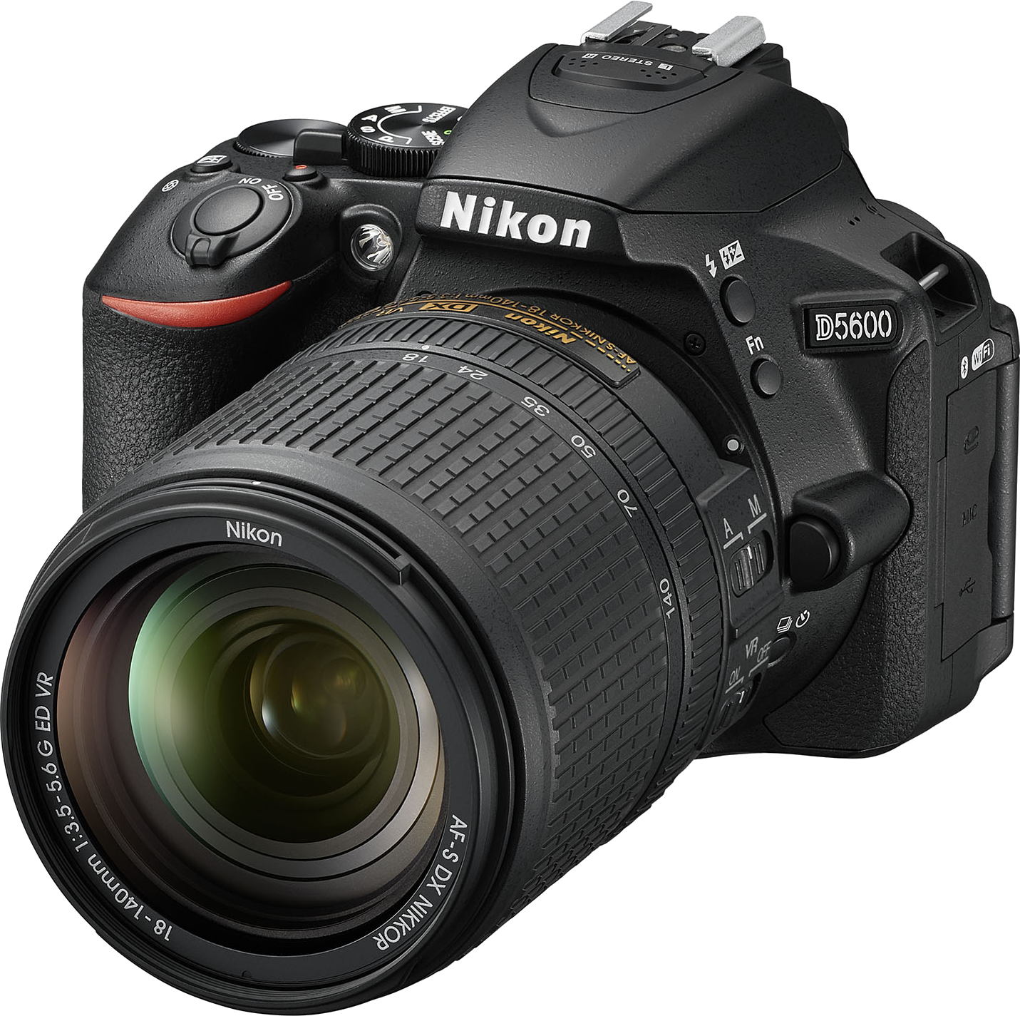 NIKON D5600 + 18-140 VR Kit
