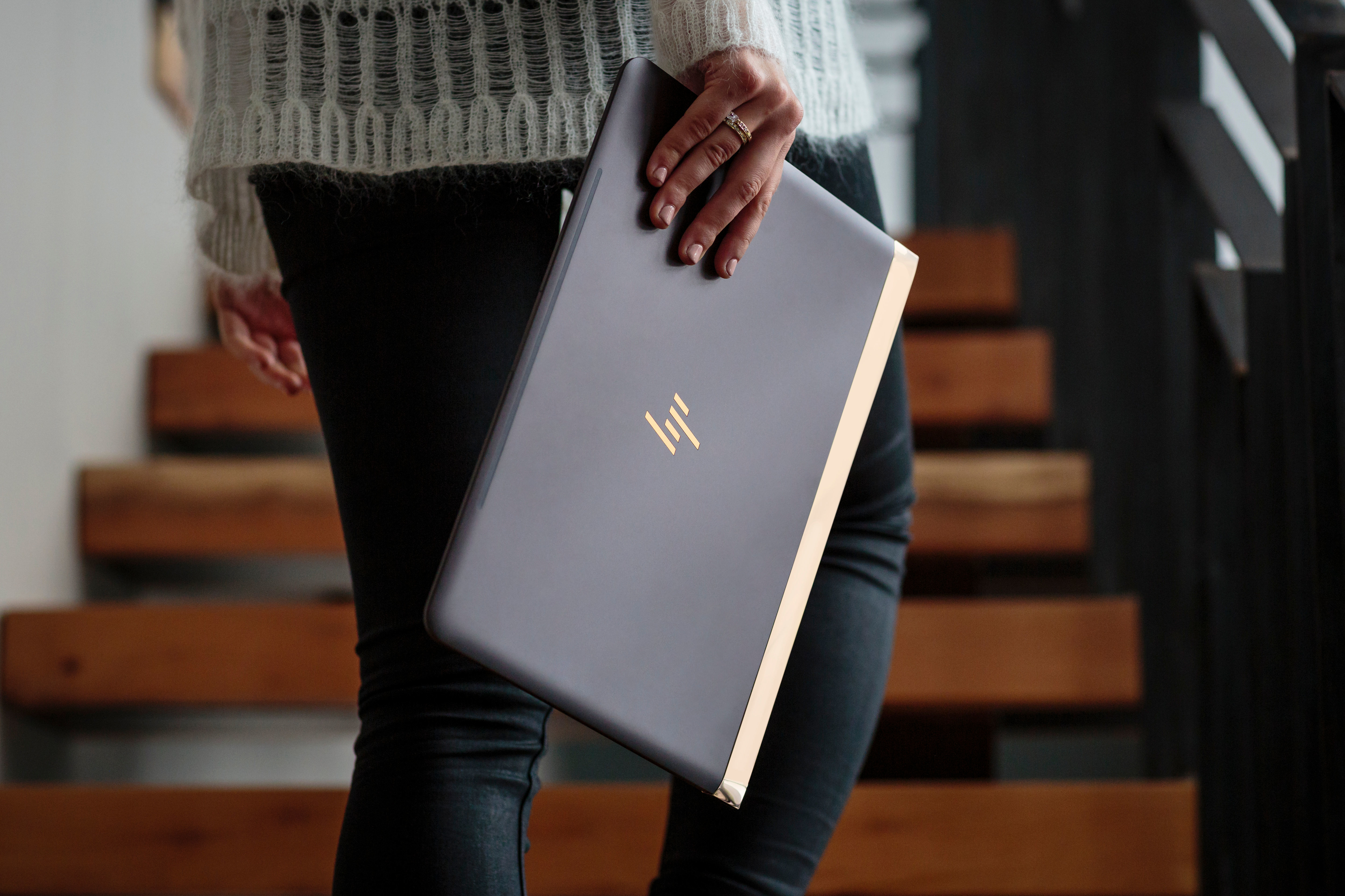 HP Spectre 13-v030ng  - 13,3 Zoll - Intel® Core™ i7 i7-6500U - 8 GB - 512 GB - Intel® HD 520 - Windows 10 Home (64 Bit)