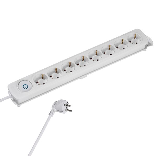 Weiße Steckdosenleiste mit 8 Steckdosen und einem Einschalter. Weißer Stecker und Kabel.