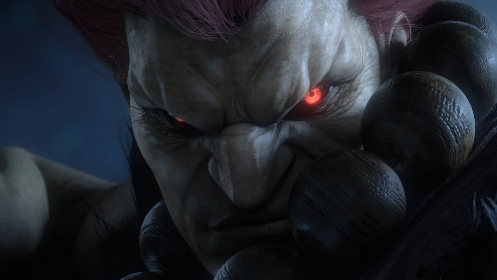 Gros plan d'Akuma, un personnage aux yeux rouges et à l'expression féroce.