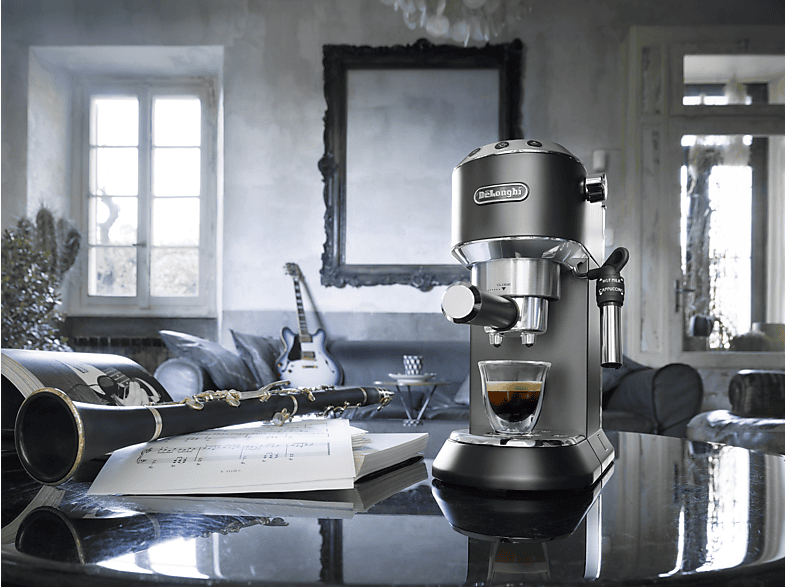 DeLonghi Stilosa EC235.BK Cafetera de Espresso 15 Bares Negra