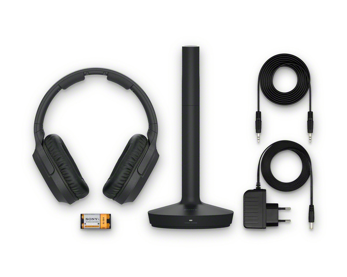 Casque noir, socle de charge, chargeur et piles AA sur fond blanc.