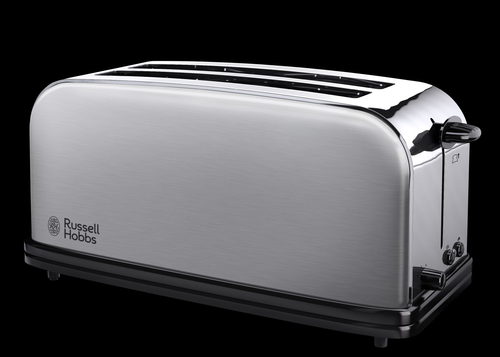 Grille-pain Russell Hobbs argenté. Il possède deux fentes, une base noire et une finition chromée. Fond noir.