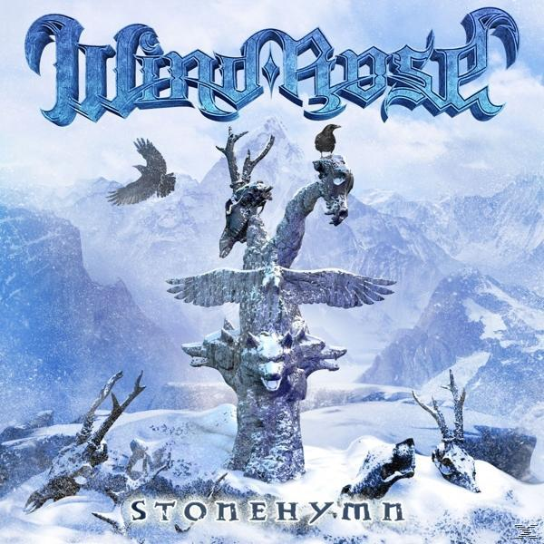Albumcover mit Totem und schneebedecktem Berg-Hintergrund. Dunkelblaue Farbe.