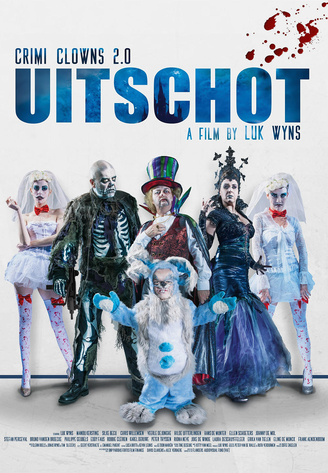 Filmposter. Groep clowns in kostuums. Rode bloedspatten op de achtergrond. Wit en rood thema.