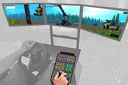 Simulator mit drei Bildschirmen, die Protokollfahrzeuge, ein Lenkrad und ein Bedienfeld anzeigen.