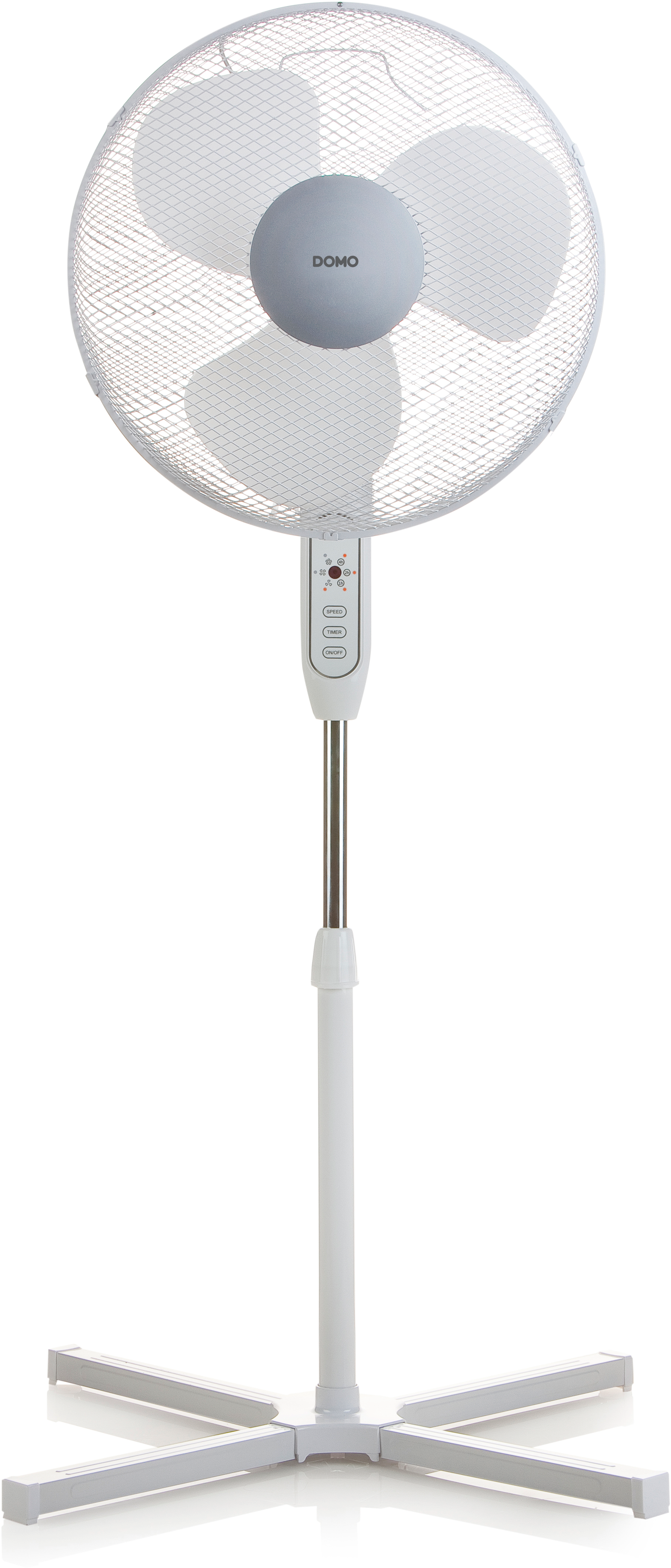 Ventilateur sur pied blanc avec tête ronde, trois pales et un poteau chromé.