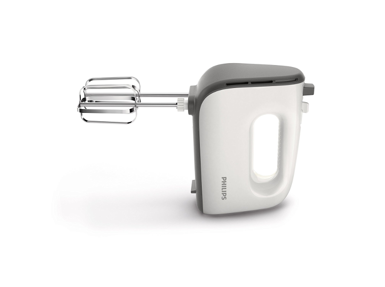 Fehér-szürke Philips kézi mixer fehér felületen. Habverők rögzítve, Philips logó látható.