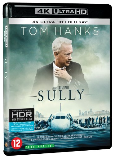 Blu-ray hoes: Tom Hanks als piloot Sully, vliegtuig op de Hudson Rivier.