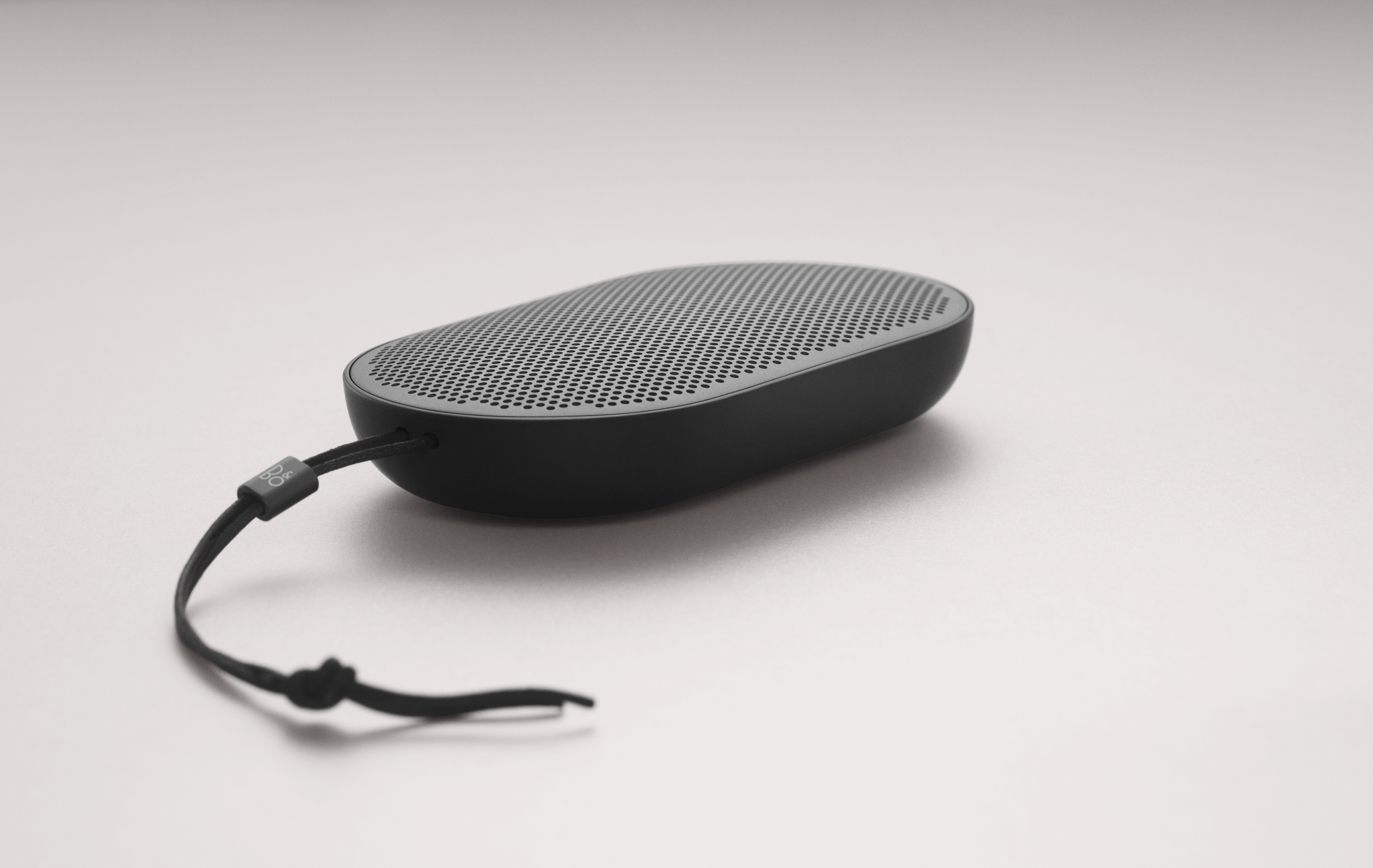 BANG&OLUFSEN Beoplay P2 Bluetooth Lautsprecher, Schwarz