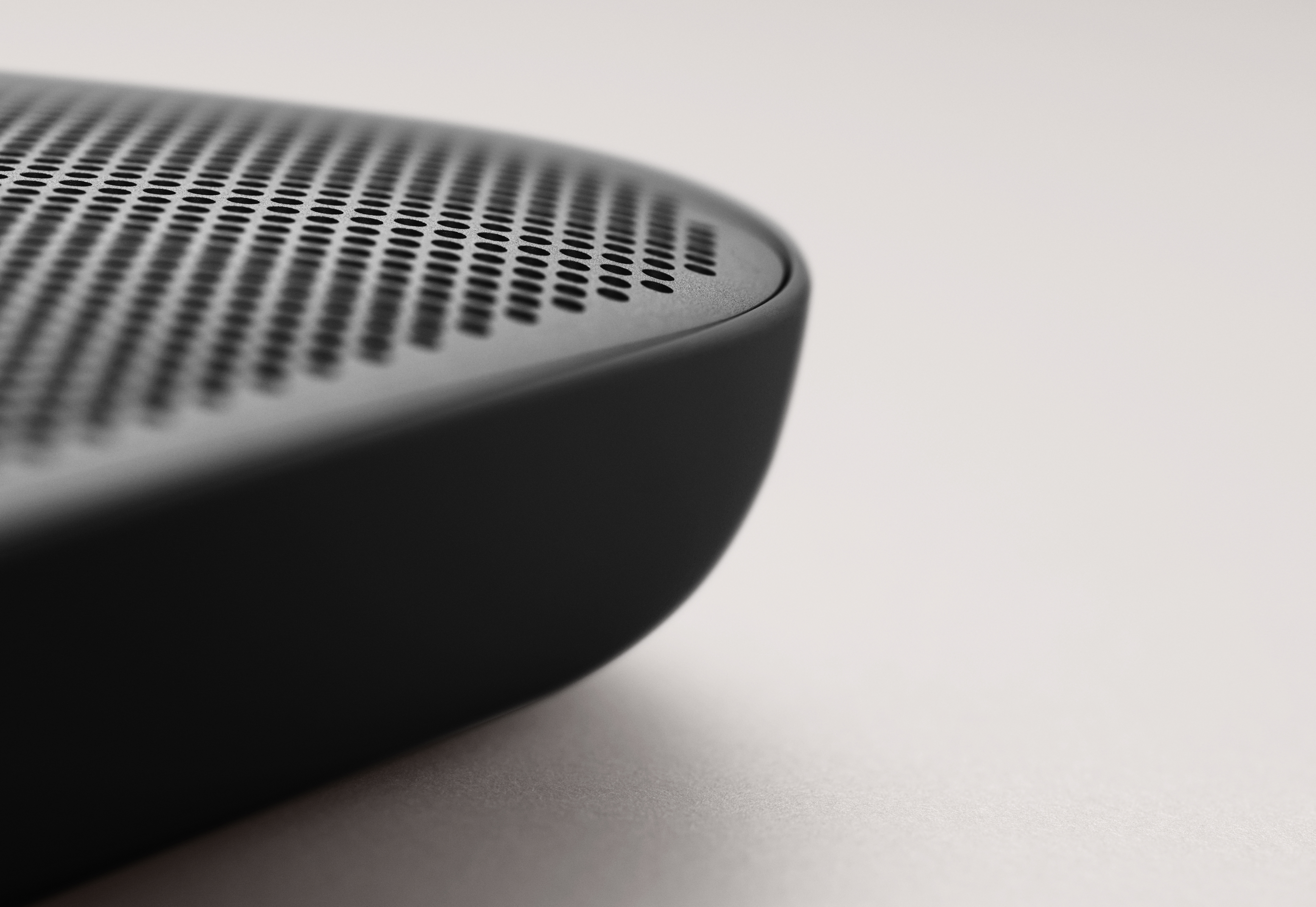 BANG&OLUFSEN Beoplay P2 Bluetooth Lautsprecher, Schwarz