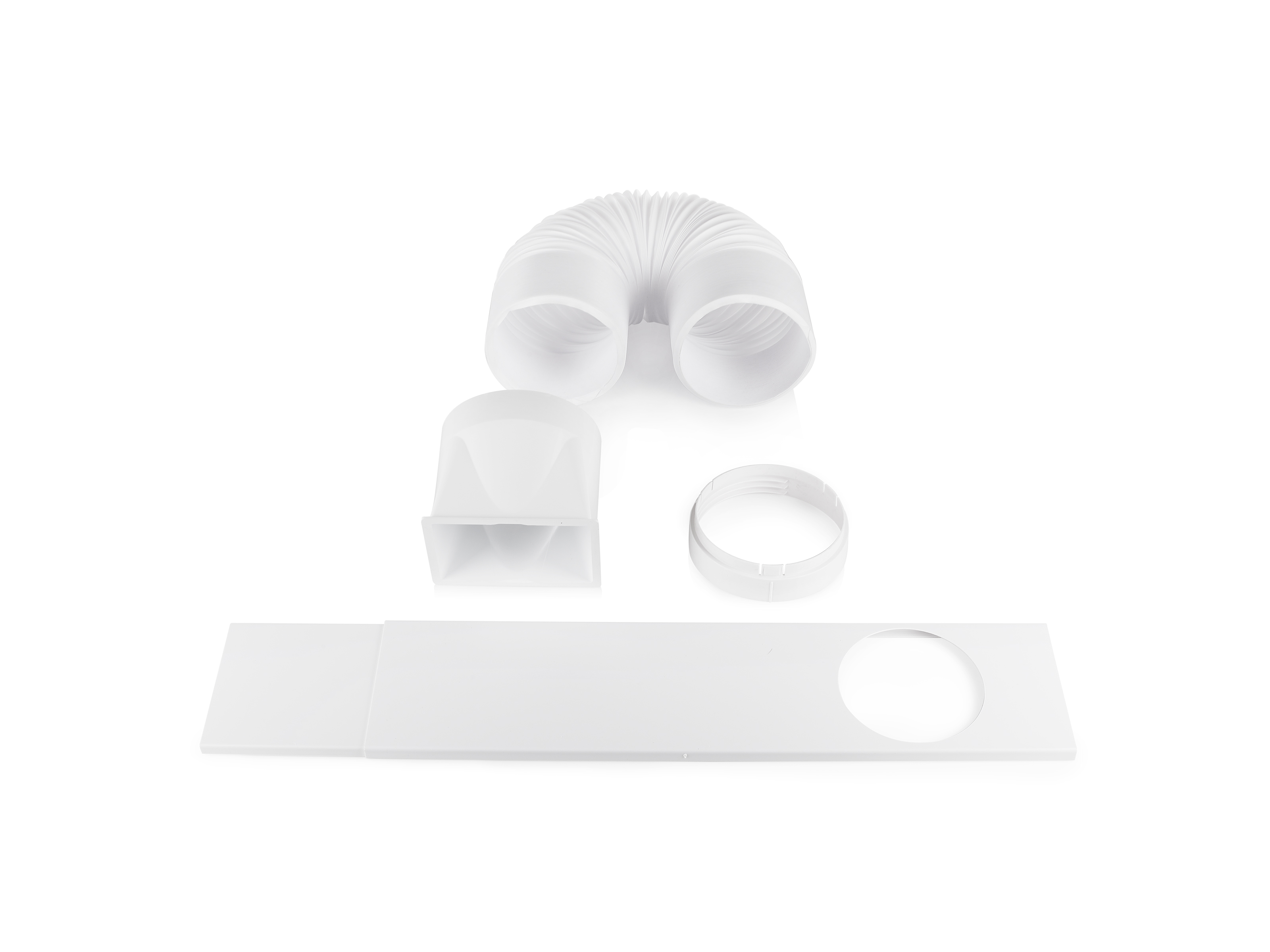 Witte plastic airconditioningonderdelen, waaronder een kanaal, een connector en een paneel.