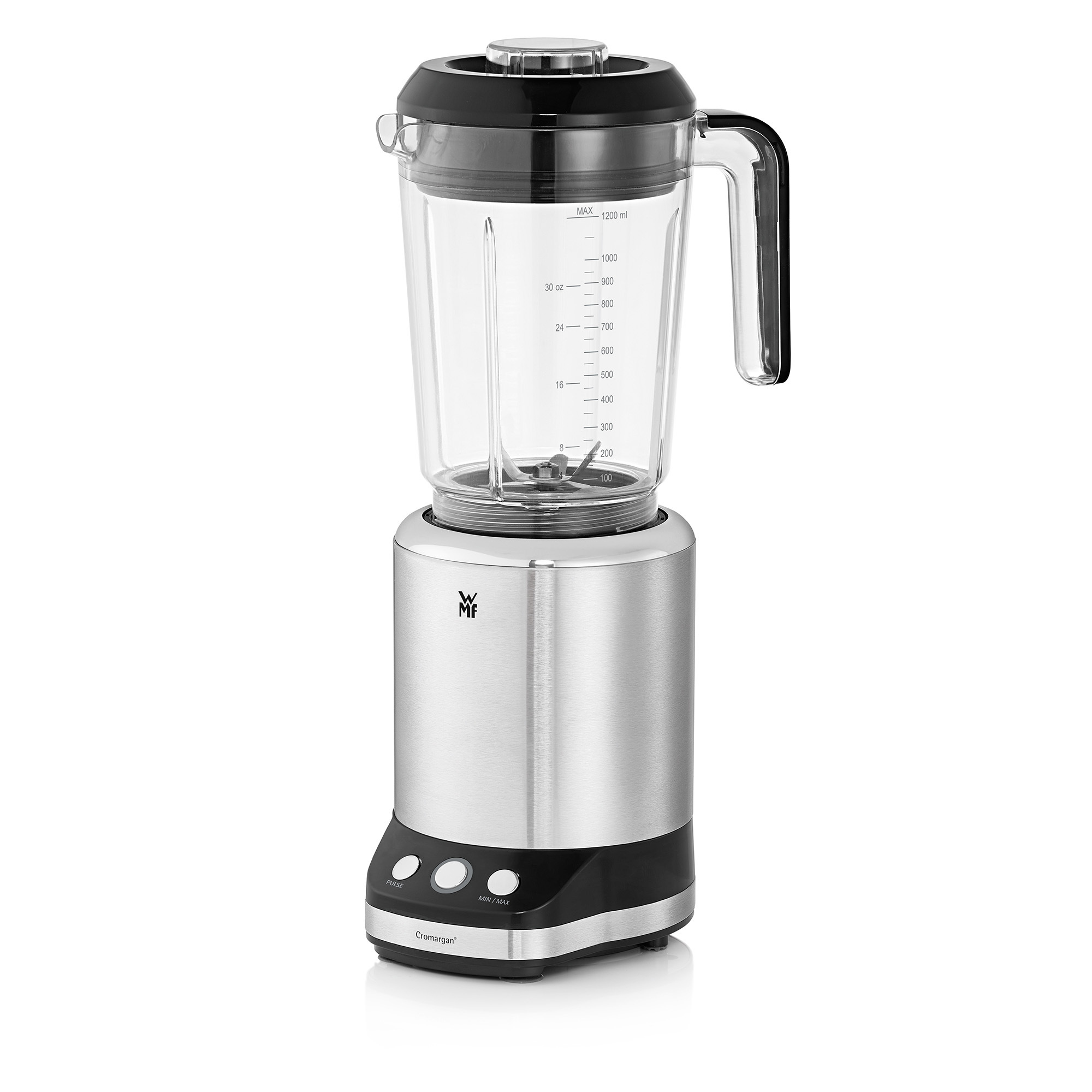 Silber-schwarzer Mixer mit einem durchsichtigen Glaskrug. Der Krug hat einen Griff und Volumenmarkierungen.