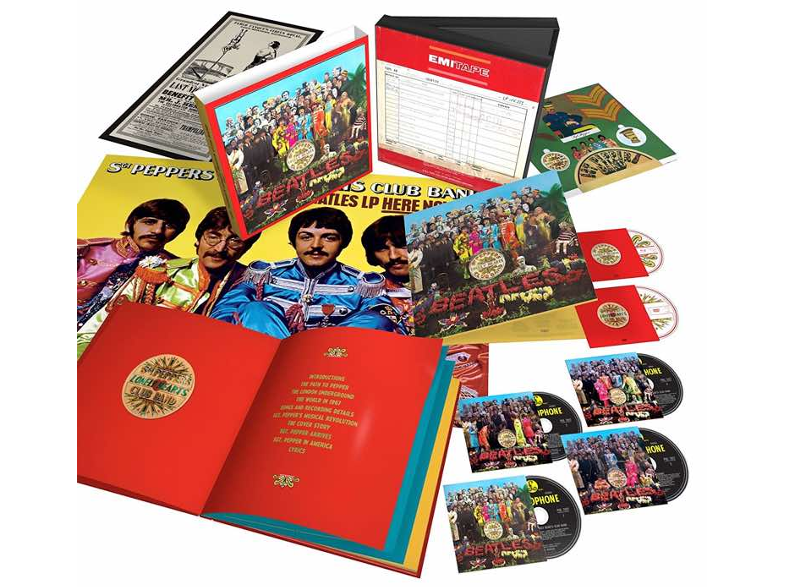 A Beatles 'Sgt. Pepper's Lonely Hearts Club Band' albumának dobozkészlete, több lemezzel és füzettel.