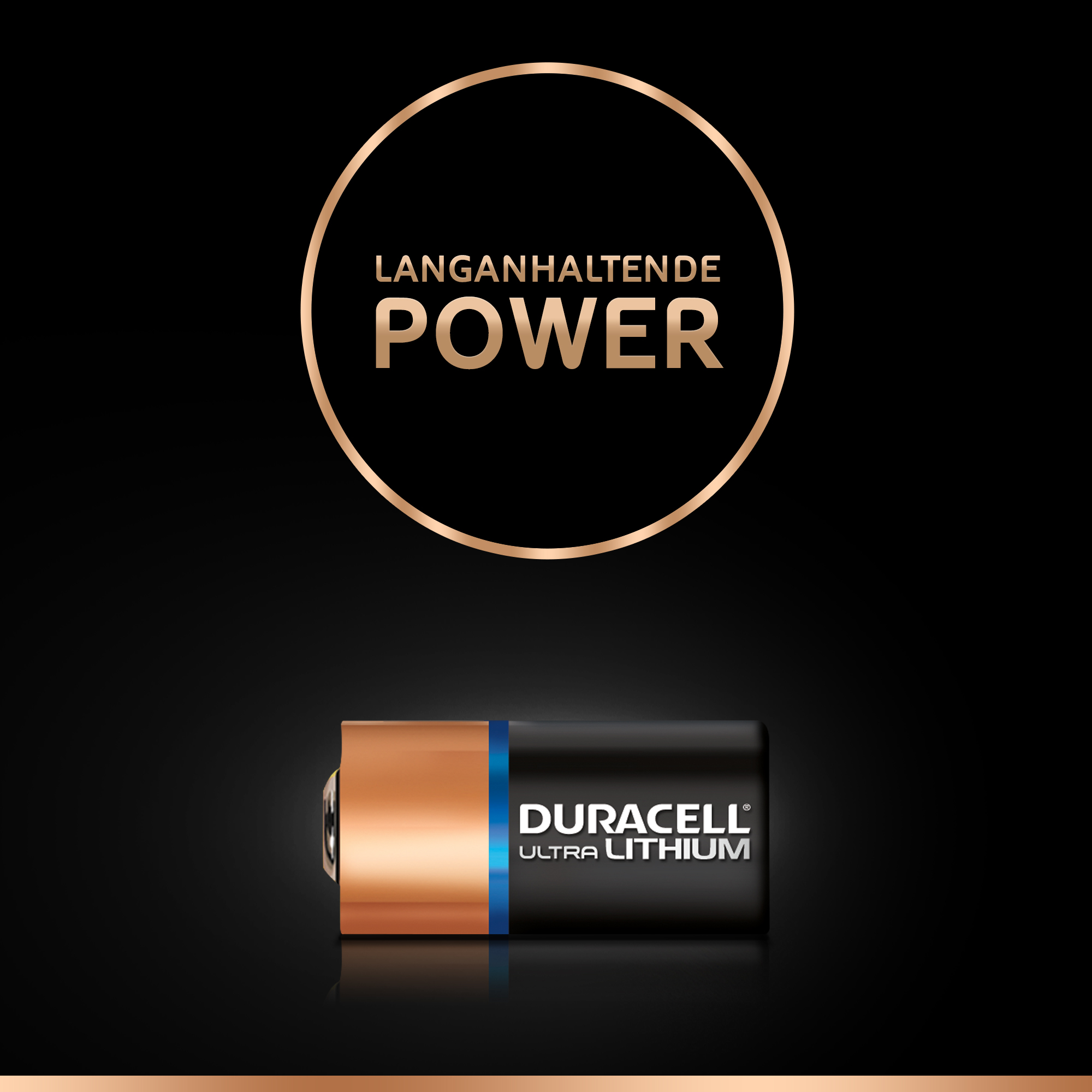 Schwarze Duracell Ultra Lithium Batterie mit Kupfer- und blauen Akzenten, mit einem Power-Logo.