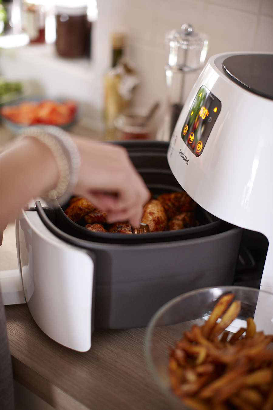 PHILIPS HD 9240/30 Heißluftfritteuse 2100 Watt Weiß