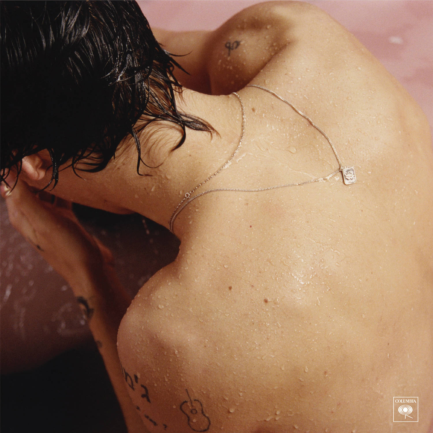 - 32-seitiges Harry Harry (inkl. Styles - Styles (CD) Making-Of Buch)