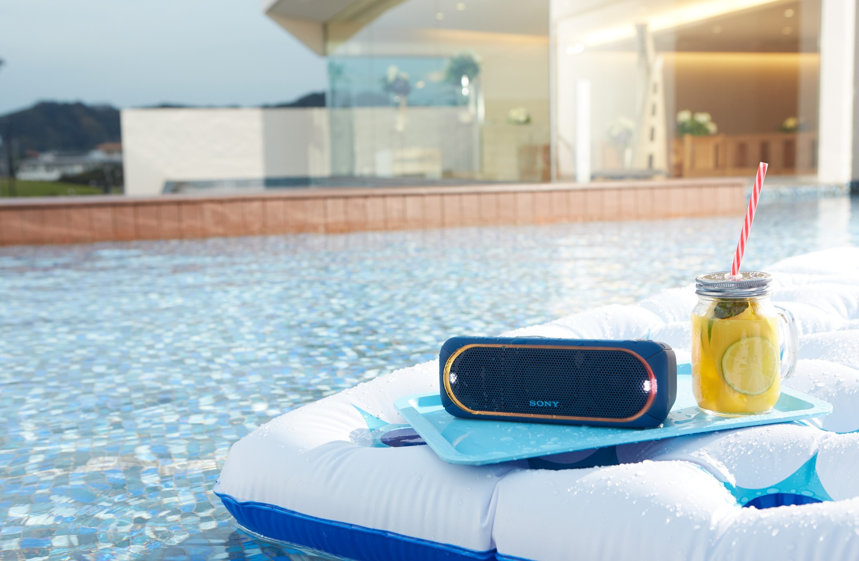 SONY SRS-XB30 Wireless Party Chain Bluetooth Lautsprecher, Blau, Wasserfest
