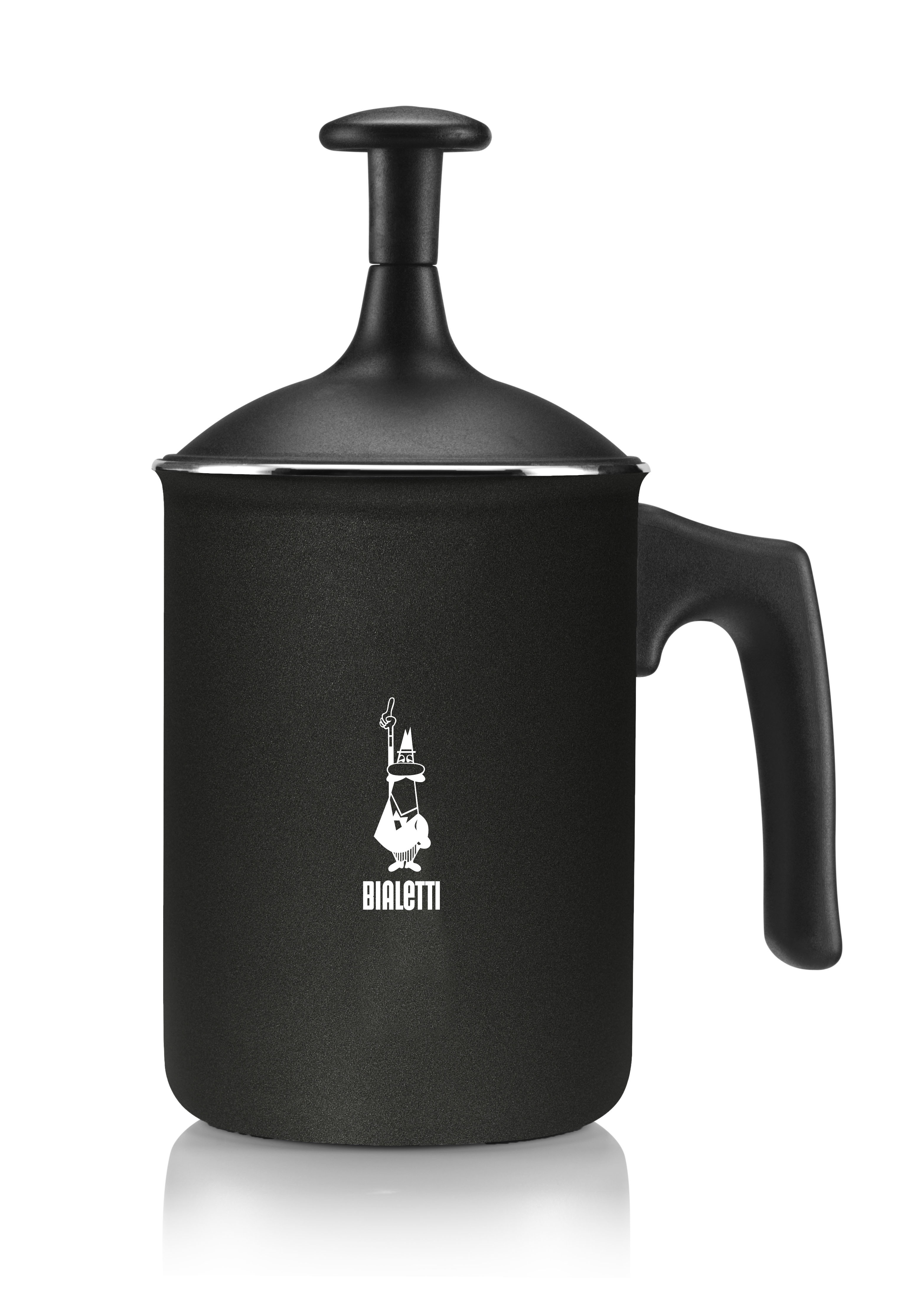 Ein schwarzer Bialetti Milchaufschäumer mit Griff. Das Bialetti-Logo ist auf der Vorderseite sichtbar.